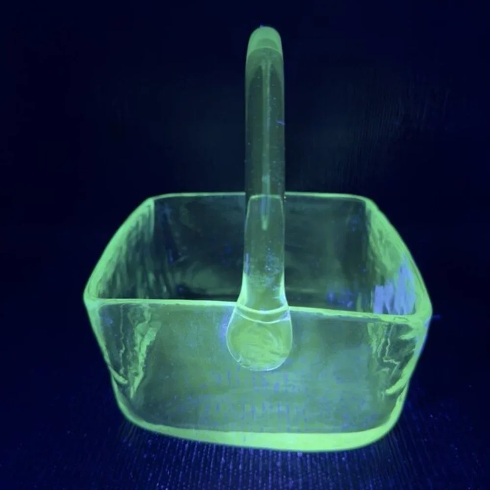Blenko Clear Hand Blown Glass Basket Bowl Manganese 365nm UV‎ Glow W Sticker VTG
